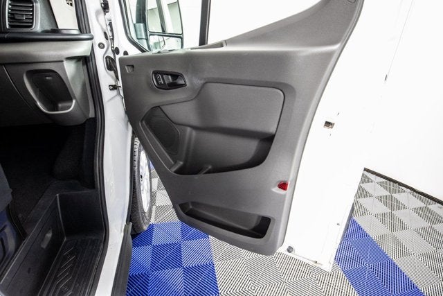 2024 Ford Transit Passenger Wagon XLT