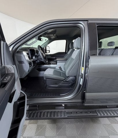 2026 Ford Super Duty F-350 SRW XLT