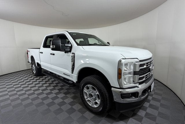 2026 Ford Super Duty F-350 SRW XLT