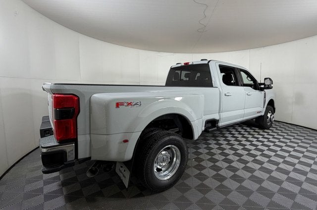 2026 Ford Super Duty F-350 DRW LARIAT