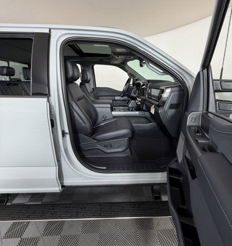 2026 Ford Super Duty F-350 DRW LARIAT