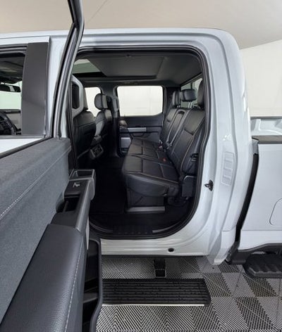 2026 Ford Super Duty F-350 DRW LARIAT