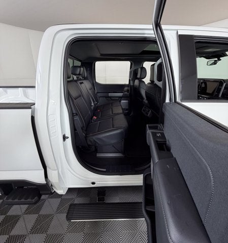 2026 Ford Super Duty F-350 DRW LARIAT
