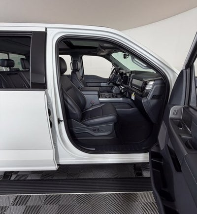 2026 Ford Super Duty F-350 DRW LARIAT