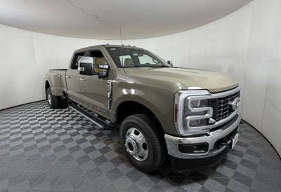 2026 Ford Super Duty F-350 DRW LARIAT