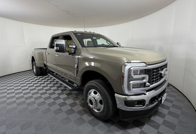 2026 Ford Super Duty F-350 DRW LARIAT