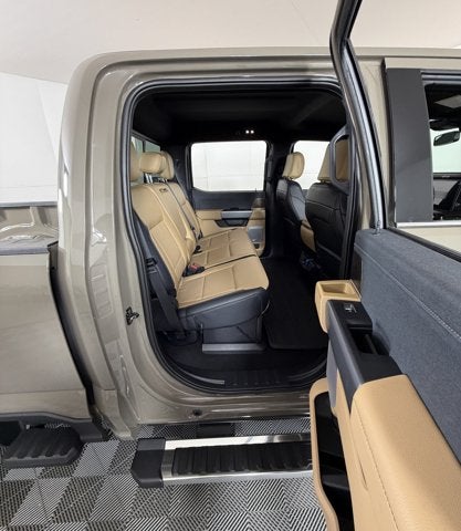 2026 Ford Super Duty F-350 DRW LARIAT