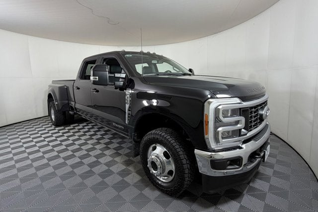 2023 Ford Super Duty F-350 DRW LARIAT