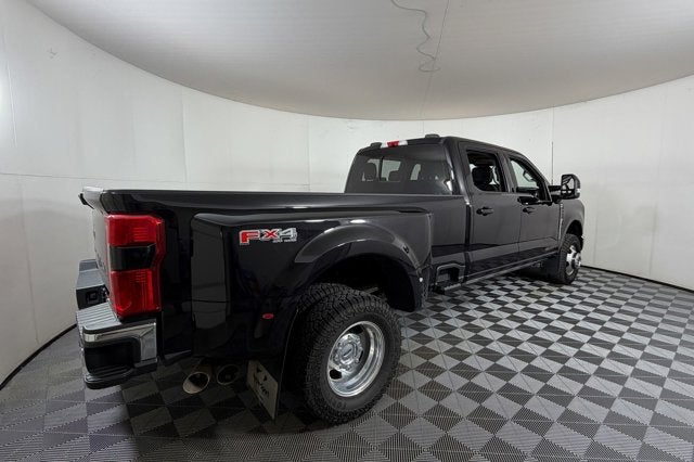 2023 Ford Super Duty F-350 DRW LARIAT