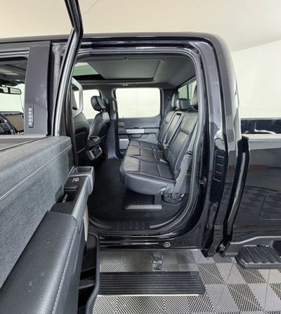 2023 Ford Super Duty F-350 DRW LARIAT
