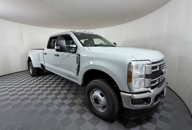 2026 Ford Super Duty F-350 DRW XLT