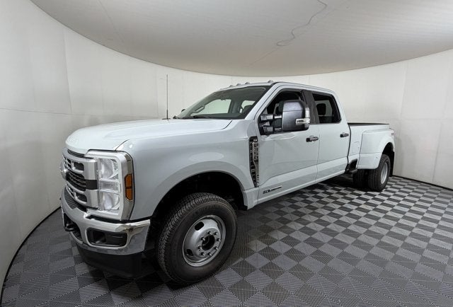 2026 Ford Super Duty F-350 DRW XLT