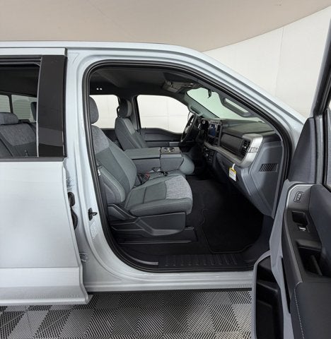 2026 Ford Super Duty F-350 DRW XLT