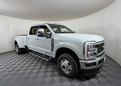 2026 Ford Super Duty F-350 DRW LARIAT