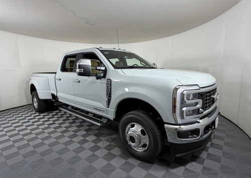 2026 Ford Super Duty F-350 DRW LARIAT