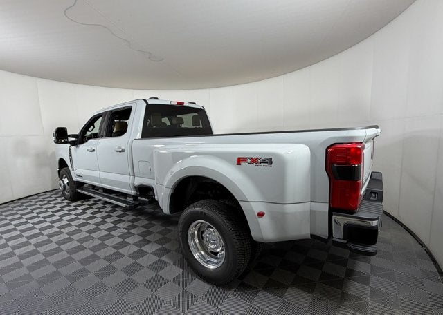 2026 Ford Super Duty F-350 DRW LARIAT