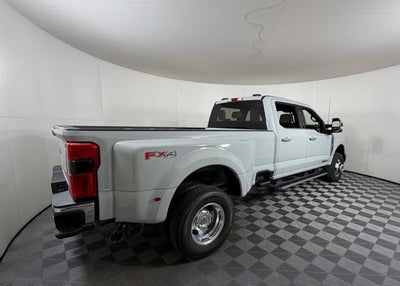 2026 Ford Super Duty F-350 DRW LARIAT