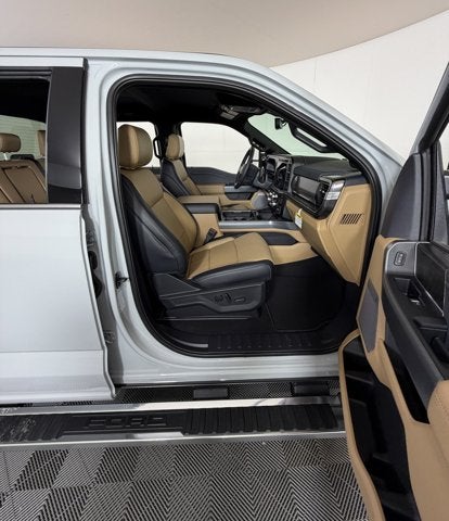 2026 Ford Super Duty F-350 DRW LARIAT