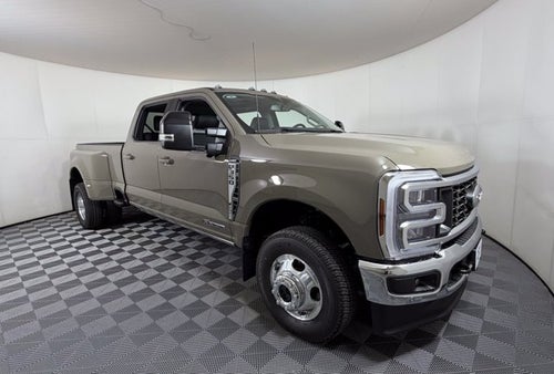 2026 Ford Super Duty F-350 DRW LARIAT