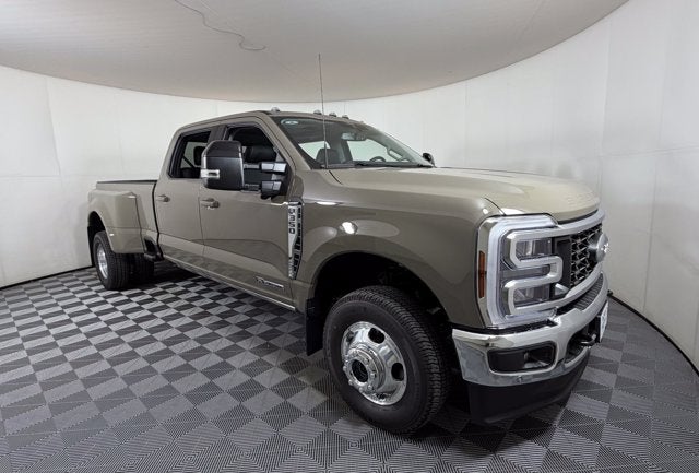 2026 Ford Super Duty F-350 DRW LARIAT