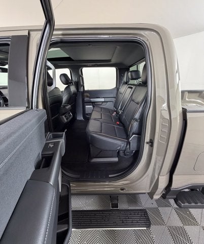 2026 Ford Super Duty F-350 DRW LARIAT