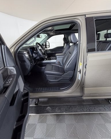 2026 Ford Super Duty F-350 DRW LARIAT