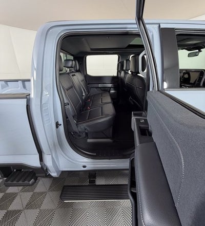 2026 Ford Super Duty F-350 DRW LARIAT