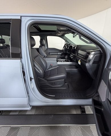 2026 Ford Super Duty F-350 DRW LARIAT