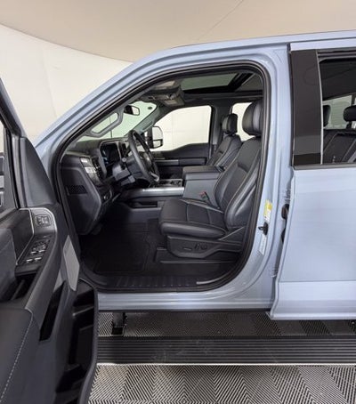 2026 Ford Super Duty F-350 DRW LARIAT