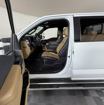 2023 Ford Super Duty F-450 DRW LARIAT