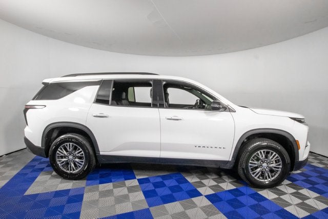 2025 Chevrolet Traverse FWD LT