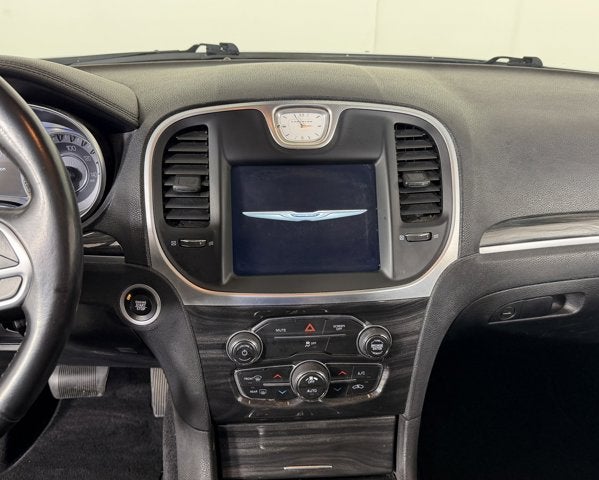 2020 Chrysler 300 Touring L