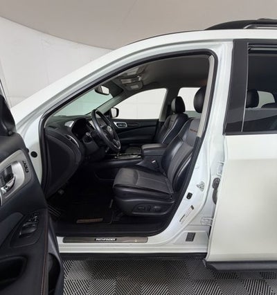 2020 Nissan Pathfinder SL