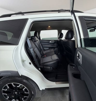 2020 Nissan Pathfinder SL