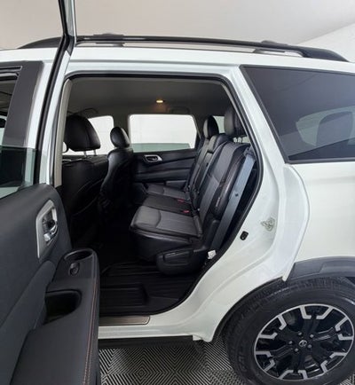 2020 Nissan Pathfinder SL