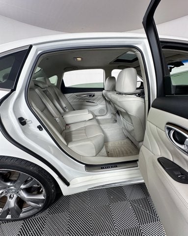 2015 INFINITI Q70L 3.7