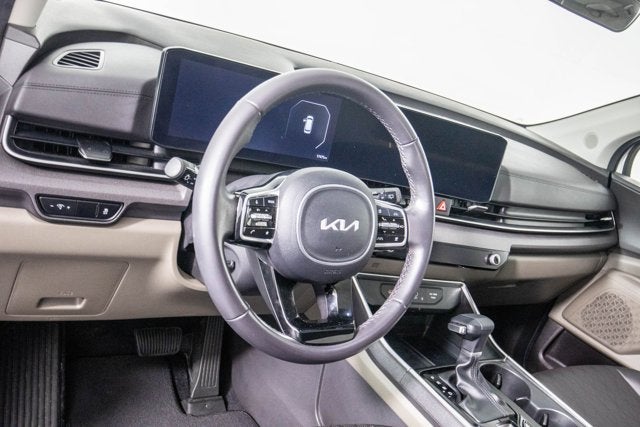 2025 Kia Carnival SX
