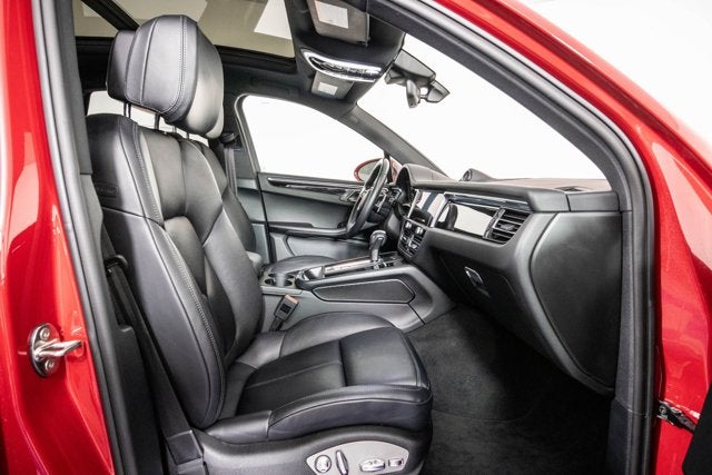 2024 Porsche Macan Premium Package Plus