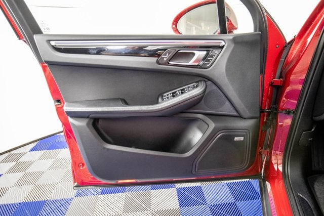 2024 Porsche Macan Premium Package Plus