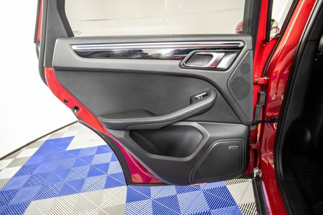2024 Porsche Macan Premium Package Plus