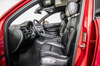 2024 Porsche Macan Premium Package Plus